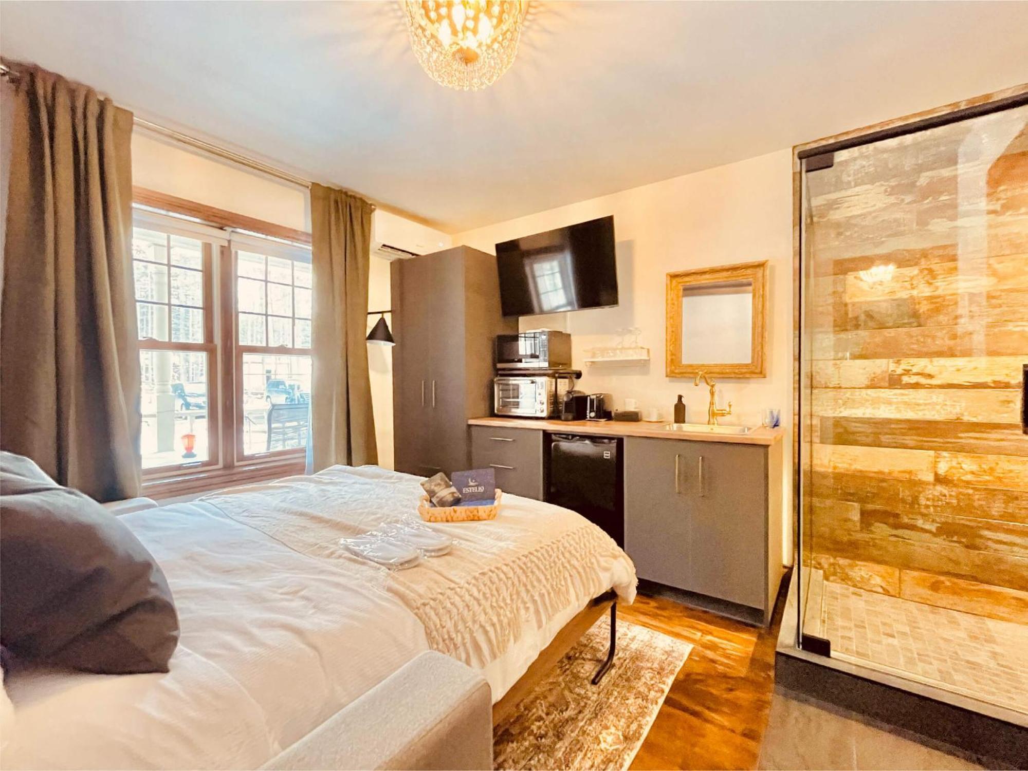 Estello Suites & Spa Lac-Mégantic Quarto foto